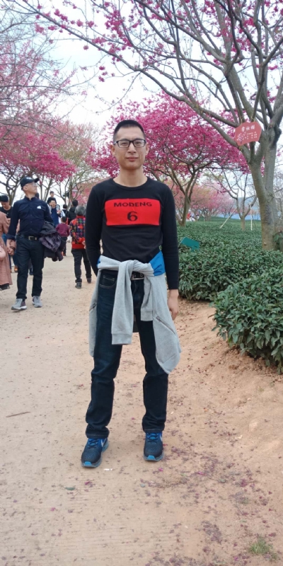 小梁的第一张照片--龙岩中老年相亲网