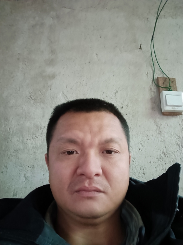 兰成龙的第三张照片--龙岩中老年相亲网