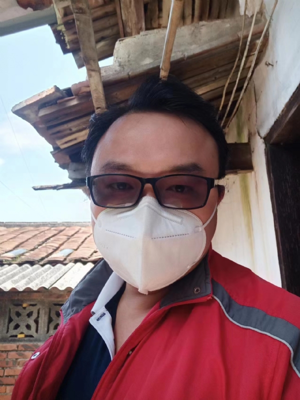 如影随形的第一张照片--龙岩中老年相亲网
